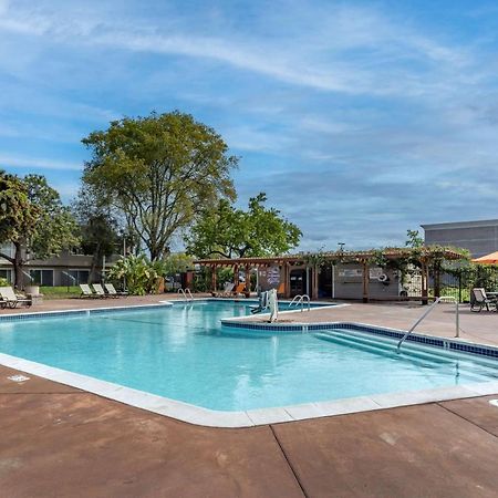 Best Western Plus Garden Court Inn Фремонт Экстерьер фото